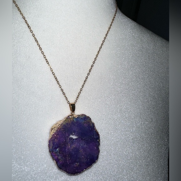 Gold plated Raw Rainbow/ Purple Amethyst Crystal Quartz Druzy Pendant Necklace - Picture 6 of 9
